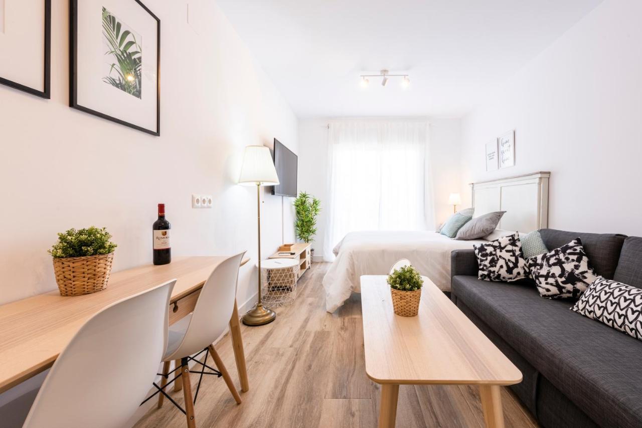 Apartamentos Toboso Plaza Nerja Esterno foto