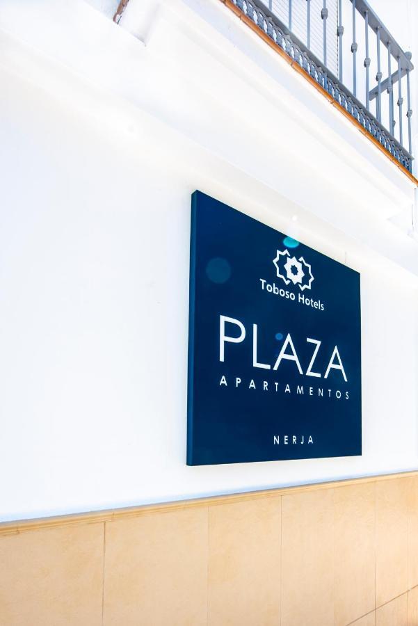 Apartamentos Toboso Plaza Nerja Esterno foto Plaza Apartments Nerja