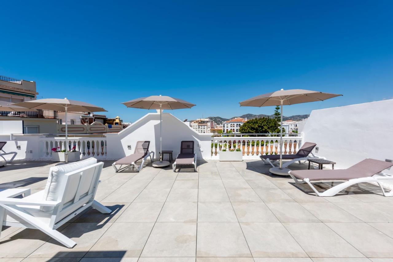 Apartamentos Toboso Plaza Nerja Esterno foto Rooftop terrace